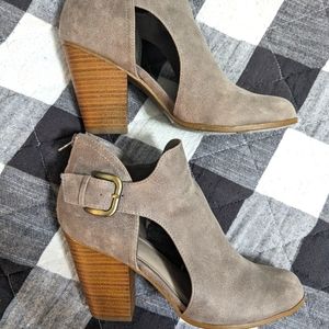 Fergalicious by Fergie Booties 8.5